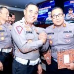 Dirlantas Polda Jatim Berikan Piagam Penghargaan Kepada Satlantas Polres Sumenep, Begini Prestasinya