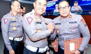 Dirlantas Polda Jatim Berikan Piagam Penghargaan Kepada Satlantas Polres Sumenep, Begini Prestasinya