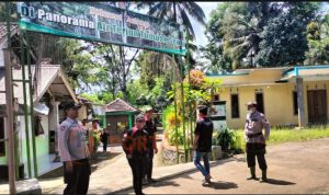 Patroli Antisipasi 3C, Polsek Pronojiwo Juga Berikan Himbauan Kamtibmas 