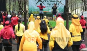 Kenalkan Destinasi Wisata, Pokdarwis Gelar Senam di Pantai Permata Probolinggo