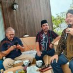 CSR PT YTL Paiton dan Kecamatan Krejengan Serahkan Bantuan Bibit Anggur