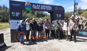 Wakapolres Bersama Bupati Lumajang Tanam Pohon di Ranupani 