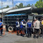 Polsek Pronojiwo Bersama Dishub Lumajang Berikan Himbauan Kepada Truk Pasir