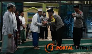 Safari Jumat di Masjid As-Syuhada Kapolres Lumajang Sampaikan Himbauan Kamtibmas 