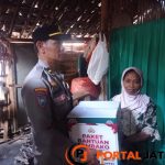 Polres Lumajang Salurkan Bantuan Paket Sembako Bagi Warga Kurang Mampu