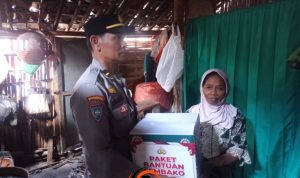 Polres Lumajang Salurkan Bantuan Paket Sembako Bagi Warga Kurang Mampu