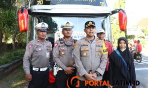 Kapolres Probolinggo Berangkatkan Dua Bus Balik Mudik Gratis 