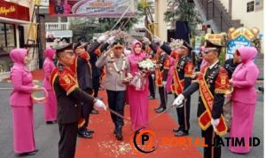 Tradisi Pedang Pora, Sambut Kedatangan Kapolres Jember yang Baru