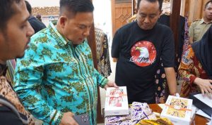 Punya Makna Dan Cerita, Gubernur Narathiwat Kagumi Batik Tulis Dewi Rengganis