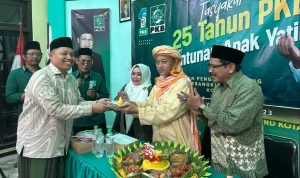Caleg DPR RI dan DPC PKB Surabaya Rayakan Harlah ke-25 Bersama Anak Yatim
