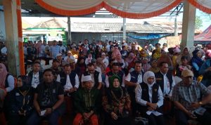 Petik Laut Desa Kalibuntu, Gubernur Jatim Lepas Prosesi Larung Sesaji