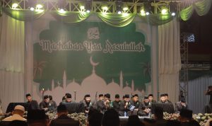 Hadrah Polisi Santri Aulian Mustafa Menggemahkan Sholawat di Polres Jember