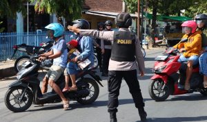 Ciptakan Situasi Yang Kondusif, Polwan Gelar Patroli Bersepeda