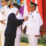 Gubernur Jawa Timur Khofifah Lantik Ugas Irwanto Sebagai PJ Bupati Probolinggo
