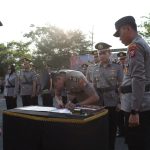 Kapolres Sampang AKBP Siswantoro Pimpin Sertijab Kabag, Kasat Dan Kapolsek Jajaran Polres Sampang