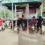 Gotong Royong Masyarakat Merajut Kebersamaan lewat Angkat Rumah Bersama