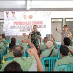 Polisi Bersama TNI Bekali Pelatihan Pengamanan Pemilu 2024 Kepada Anggota Linmas di Jember