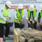 Gubernur Jatim Pimpin Ground Breaking Bangunan Pengendali Banjir Rob Desa Kalibuntu