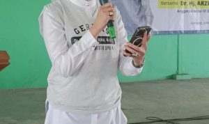 Arzety Gelar Edukasi Pembuatan Jamu