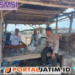 Sambangi Tempat Asinan Ini Pesan Penting Yang Disampaikan Bripka Wayan Kepada Masyarakat Nelayan