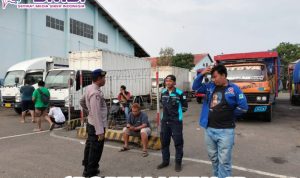Berikan Sosialisasi Langsung Kepada TKBM Tanjungwangi Ini Ucap Aiptu Gede Eka