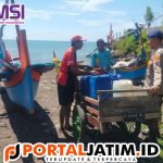 Sambangi Warga Pesisir dan Kelompok Nelayan, Kanit Pos Blimbingsari Ajak Masyarakat Wujudkan Kamtibmas Yang Aman dan Kondusif 
