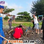 Satpolairud Polresta Banyuwangi Bersama Masyarakat Pesisir Laksanakan Kegiatan Bersih Pantai