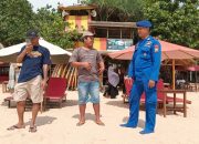 Jelang Libur Panjang Personel Polairud Sambangi Lifeguard Pulau Merah