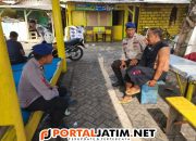 Antisipasi Tenggelam Saat Perahu Terbalik Aiptu I Gede Eka Ingatkan Nelayan Tentang Penggunaan Jaket Keselamatan