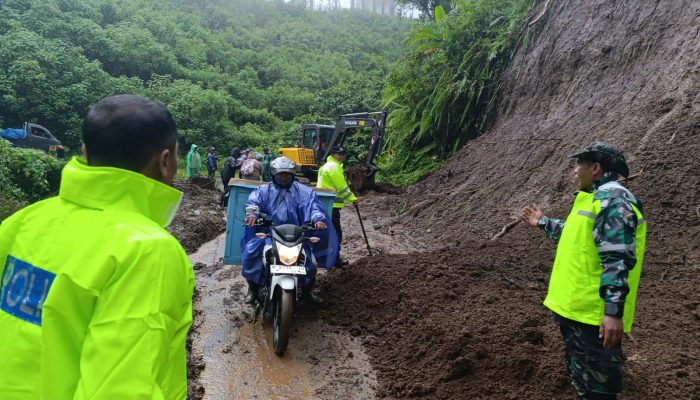 Longsor di Jalur Wisata Bromo, Kepolisian Malang Gerak Cepat