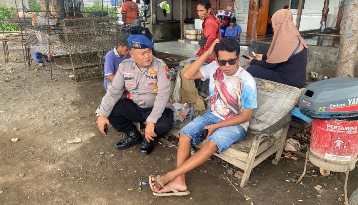 Anggota Satpolairud Kunjungi Kawasan Pesisir Pantai Meneng dan Sekitarnya