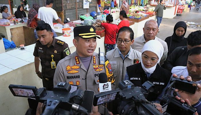 Forkopimda Sidak Pasar, Kapolresta Malang Kota Ingatkan Tengkulak Agar Tidak Timbun Bahan Pokok
