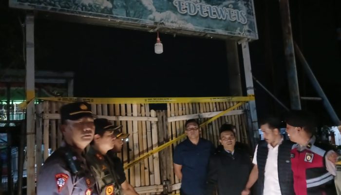 Terbukti Melanggar Kesepakatan Bersama di Bulan Ramadhan, Satpol PP Bersama TNI Polri Segel Cafe Karaoke di Purwosari