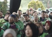 Satlantas Polres Gresik Gelar “MLAKU JOL” Bersama Ratusan Driver Ojol di Posyan Ops Ketupat Semeru 2025