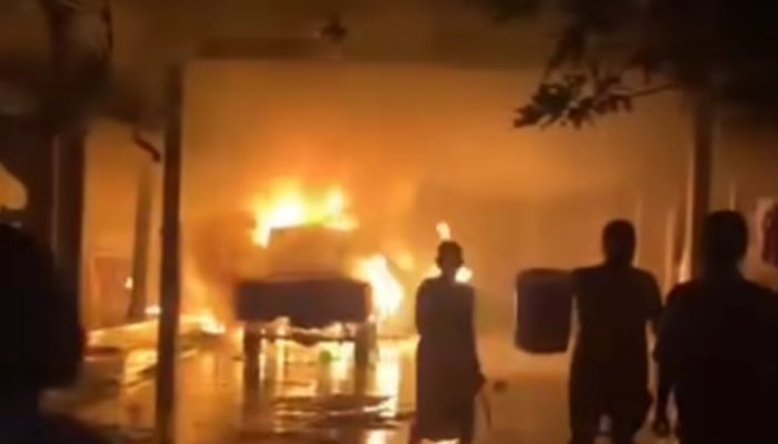 Dua Mobil Milik Warga Banyuates Dilahap Sijago Merah, Begini Kronologisnya