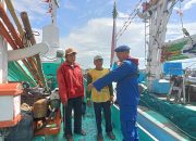 Lakukan Patroli Dan Pemantauan Diatas Kapal Slerek Ini Himbuan Kapos Unit Muncar