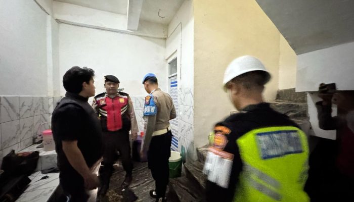 Polres Pasuruan Gelar Patroli Gabungan, Temukan Sajam Dan Sisa Miras Di Tempat Hiburan Malam