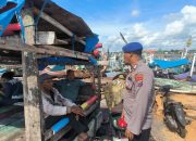 Personel Satpolairud Polresta Banyuwangi Berikan Edukasi Dan Binmas Perairan