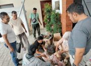 Jalin Silaturahmi, Kapolres Pasuruan Bagikan Daging Kurban Kepada Insan Pers