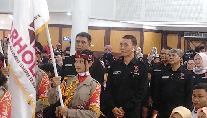 Lulusan SMP Ini Dilantik Jadi Anggota IKA
