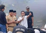 Aksi Demonstrasi Warga Kangean Desak Tanda Tangan Penolakan Survei Seismik