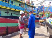 Berikan Edukasi K3 Kepada Penyedia Jasa Pelayaran Ini Himbuan Personel Satpolairud Polresta Banyuwangi 