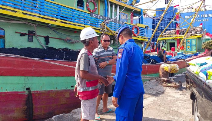 Berikan Edukasi K3 Kepada Penyedia Jasa Pelayaran Ini Himbuan Personel Satpolairud Polresta Banyuwangi 