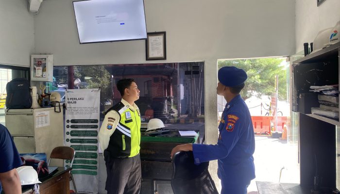 Personel Satpolairud Polresta Banyuwangi Lakukan Pemantauan Dikawasan Obyek Vital Nasional