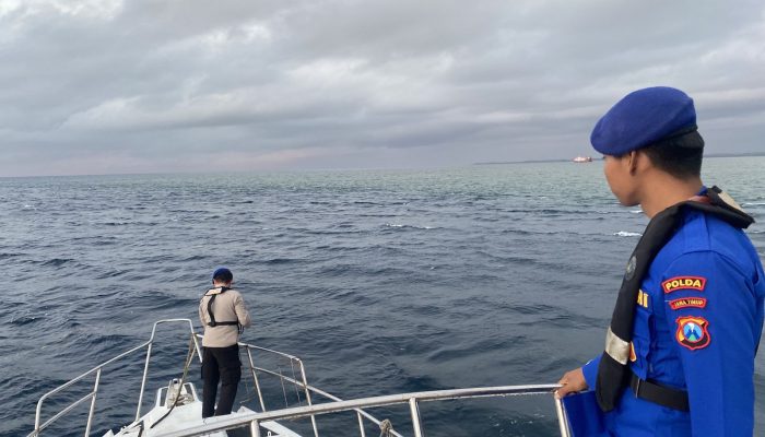 Petugas Gabungan Lakukan Pencarian Dikawasan Perairan Selat Bali Dan Sekitarnya 