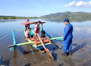 Personel Satpolairud Polresta Banyuwangi Berikan Himbauan Dan Binmas Kepada Kelompok Nelayan Pantai Pathuk