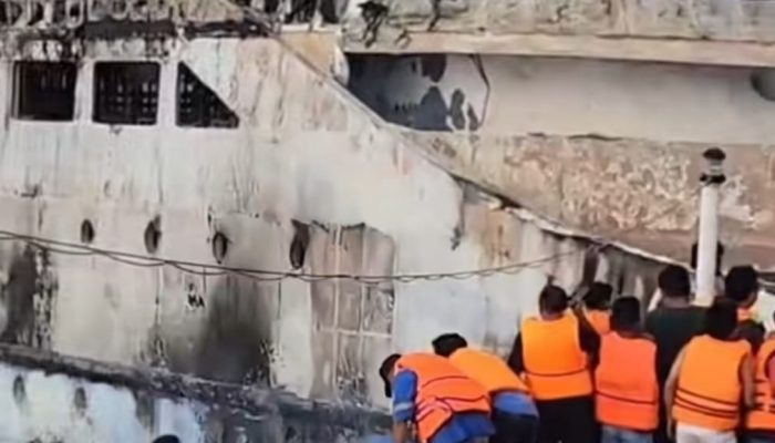 Tragedi KM Barcelona V Terbakar Dilaut Talise, 4 Orang Meninggal