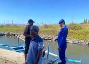 Personel Satpolairud Polresta Banyuwangi Lakukan Patroli Pencegahan Gangguan Kamtibmas Dikawasan Pesisir