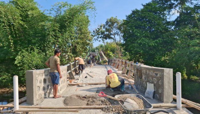 Progres Pembangunan Jembatan TMMD Terus Dikebut Demi Konektivitas Warga