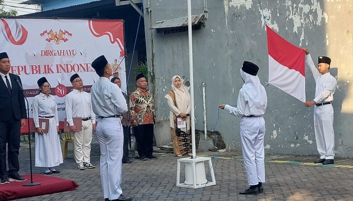 Salut, RT Ini Mampu Gelar Upacara 17 Agustus